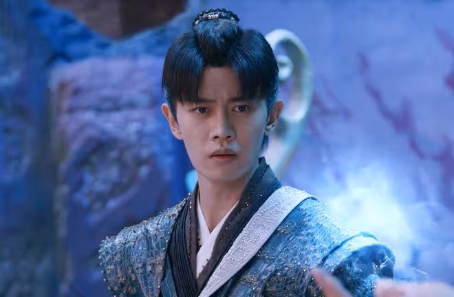 《烈焰》直到神眼「殺死」黑瓏,伍賡才發現,他是遠古神王亘古