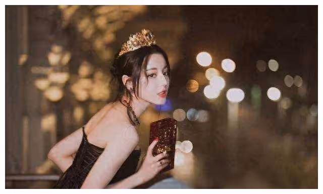 迪麗熱巴:走走停停,生活真實一瞥,你看懂她了嗎?
