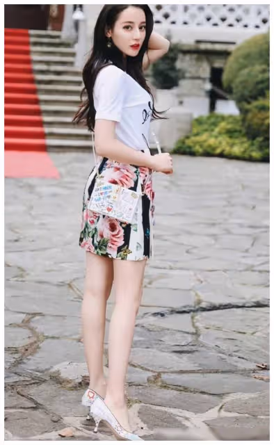 迪麗熱巴:走走停停,生活真實一瞥,你看懂她了嗎?
