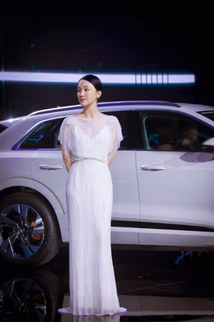 「周公子」周迅身材真挺好,身姿挺拔有氣質,看起來好有女人味