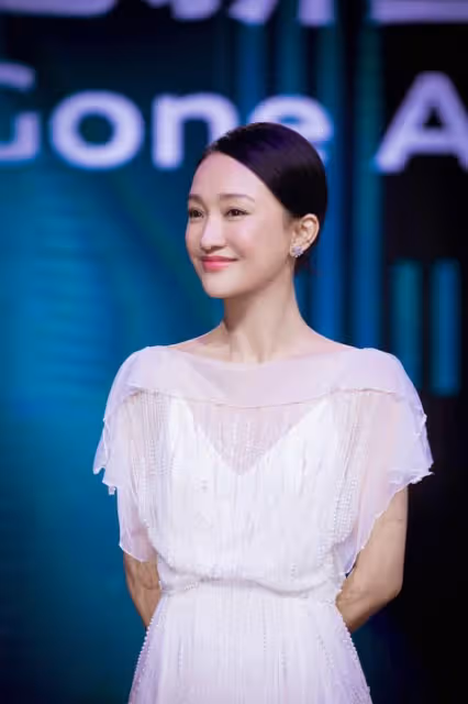 「周公子」周迅身材真挺好,身姿挺拔有氣質,看起來好有女人味