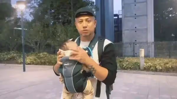 39歲港星自爆在茶記打工,送外賣兼派傳單,曾公開網上行乞被吐槽