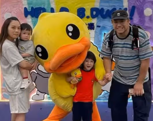 39歲港星自爆在茶記打工,送外賣兼派傳單,曾公開網上行乞被吐槽