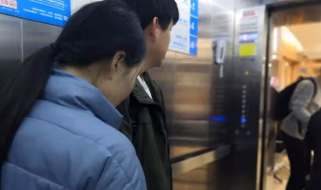 旅遊途中出軌了年輕小伙，52歲阿姨哭述：我真太糊塗啊