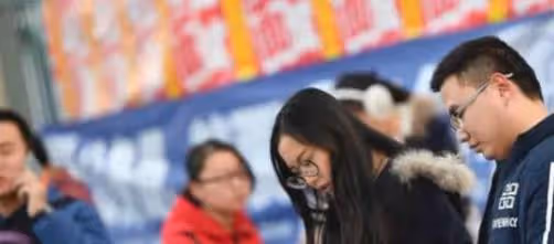 新型啃老出現了？父母還被蒙在鼓裡，反而認為孩子努力上進