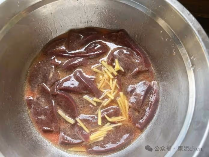 豬身上最補血的部位！很多人卻不喜歡「女人應該多吃」　「搭配一味春天菜」煮湯：美味補氣血