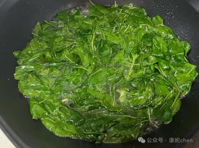 豬身上最補血的部位！很多人卻不喜歡「女人應該多吃」　「搭配一味春天菜」煮湯：美味補氣血