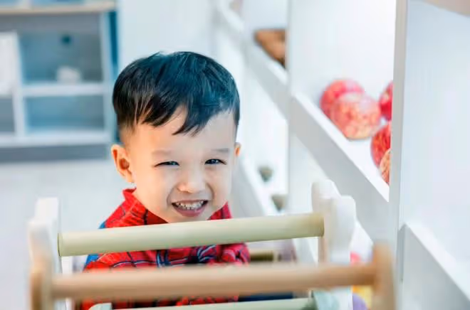 胡杏兒慶小兒子滿3歲，蜘蛛俠派對熱鬧隆重，一家五口同框超幸福