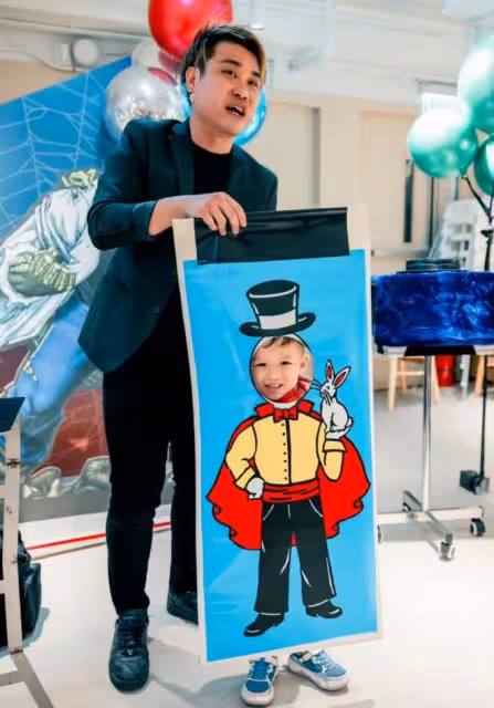 胡杏兒慶小兒子滿3歲，蜘蛛俠派對熱鬧隆重，一家五口同框超幸福