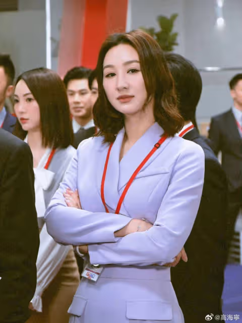TVB花旦高海寧曬母女合照,被指像極姐妹,加盟內地綜藝成功出圈