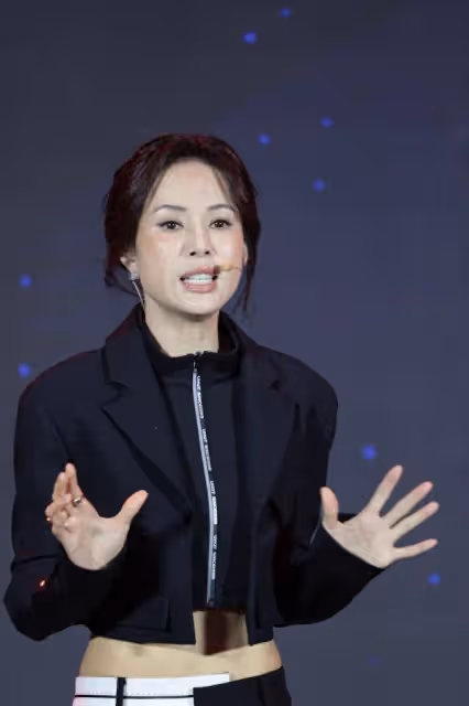 TVB一代女神李若彤演講,被質疑是毒雞湯,曾因戀愛腦得上抑鬱症