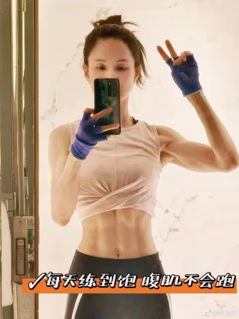 TVB一代女神李若彤演講,被質疑是毒雞湯,曾因戀愛腦得上抑鬱症