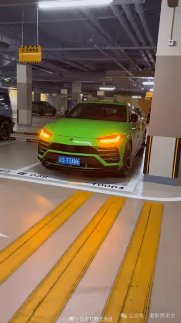 曾傳緋聞關係匪淺!傅穎簽約新公司獲老闆揸豪車接機入住複式豪宅