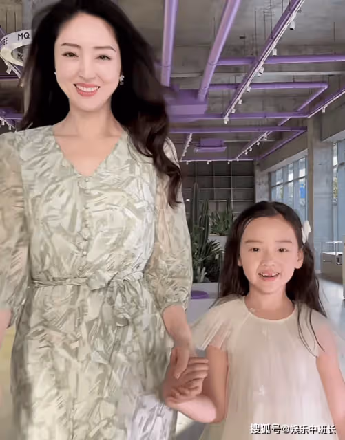 董璇讓前夫回家了？小酒窩和爸爸一起跳舞，高雲翔離婚4年認不出