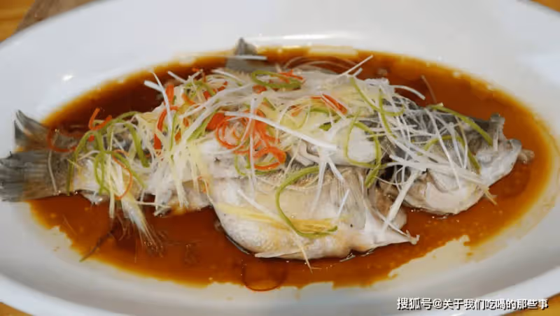 蒸鱸魚時,牢記「2不放、加4樣」的訣竅,魚肉特鮮嫩,好吃無腥味