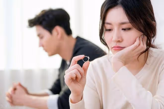離婚七次又復婚七次，工作人員：你倆有緣，以後不許離婚了