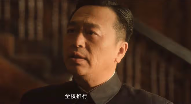 《追風者》直到被魏若來抓住，沈圖南才發現，自己比魏若來差遠了