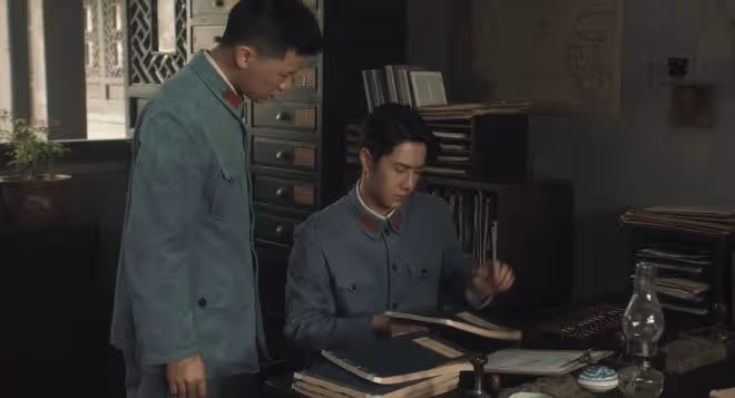 《追風者》直到錢逢時身份曝光,魏若來才發現,自己最強助力出現