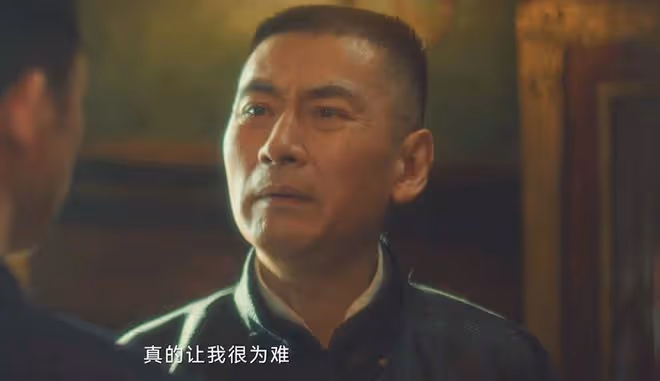 《追風者》直到沈圖南用假幣,魏若來才發現,他成了第二個康少捷