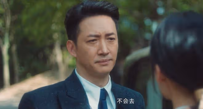 《追風者》直到沈圖南用假幣,魏若來才發現,他成了第二個康少捷