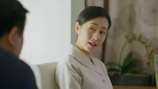 媽媽改嫁6年斷聯繫！我鼓起勇氣開車探望，「繼父來應門」我一看…是認識的熟人