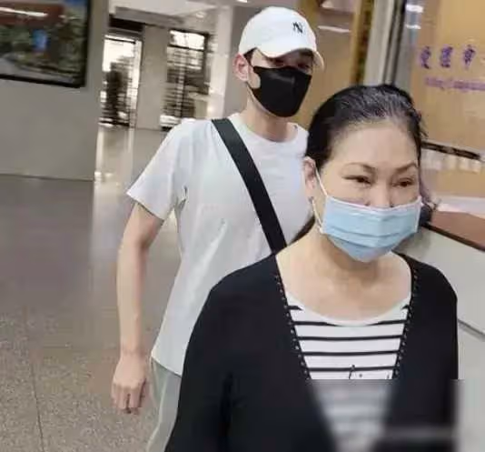 汪小菲拋售和大S婚房，叫價3億台幣，衣帽間還有大S穿過的衣服