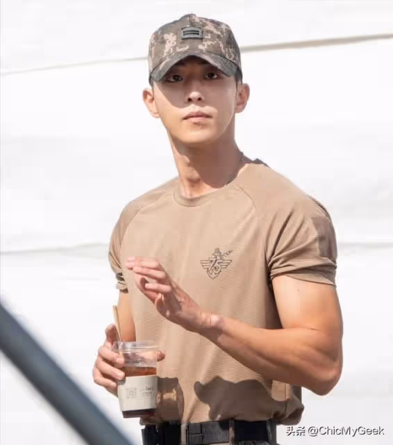 韓星入伍照盤點!李到晛當兵無視禁舞令每天玩超嗨!