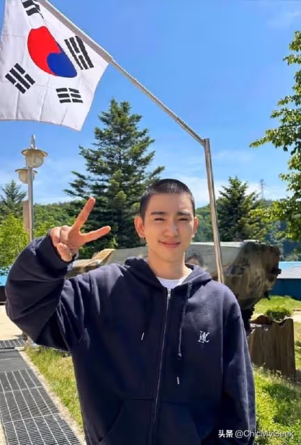 韓星入伍照盤點!李到晛當兵無視禁舞令每天玩超嗨!