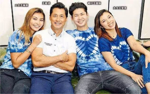 58歲港星小女兒曬性感半L照震撼眼球,獲開通媽媽點贊支持