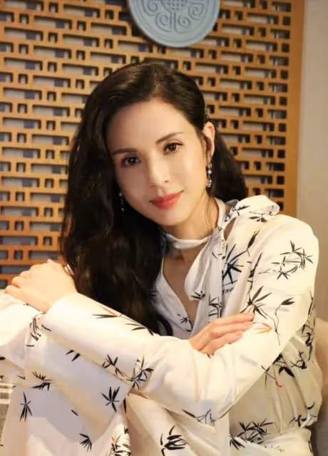 57歲女星曾因十年戀情未果患抑鬱症,一周不刷牙不洗漱:懷疑自己很失敗