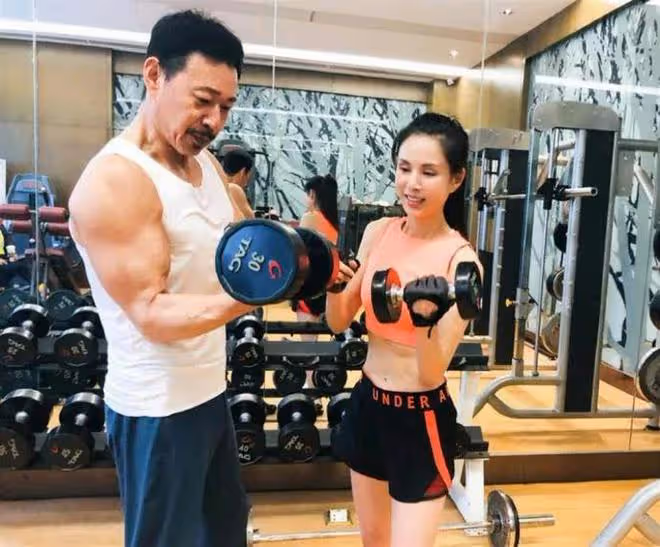 57歲女星曾因十年戀情未果患抑鬱症,一周不刷牙不洗漱:懷疑自己很失敗