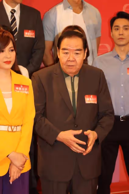TVB老戲骨低調嫁女兒,感激太太在人生低谷不離棄,子女高學歷事業有成