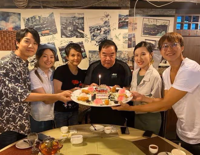 TVB老戲骨低調嫁女兒,感激太太在人生低谷不離棄,子女高學歷事業有成