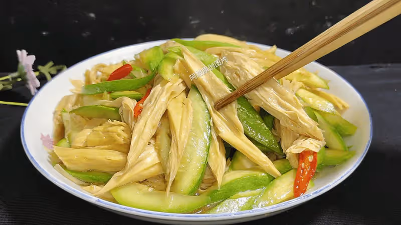 腐竹和它太絕配，花小錢吃好菜！急火快炒一盤，營養高蛋白，又學會一道下飯菜