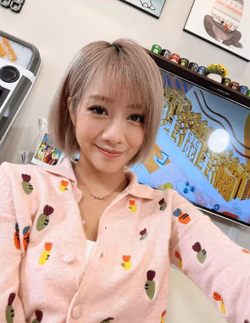 TVB豐滿小花秘戀富二代,更進駐4億豪宅同居!由嬰兒肥變火辣索女!