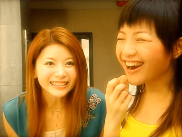 TVB前女星高叉裙亮相，擔任司儀魅力不減 ！精通5國語言卻仍單身！