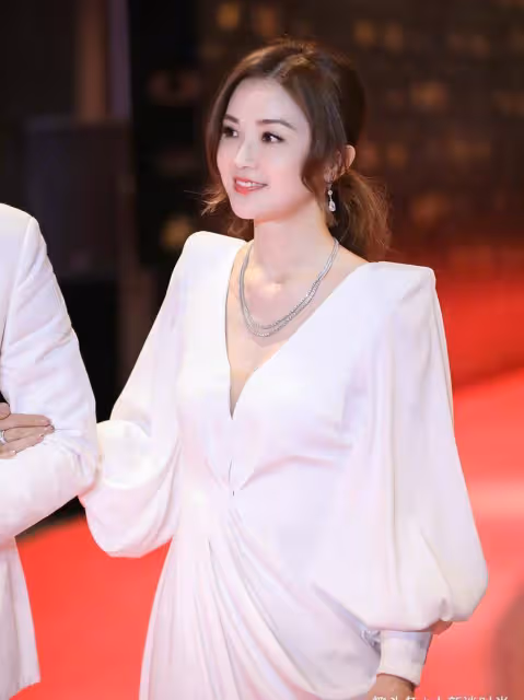 鄭秀文與蔡卓妍曬合照,兩人一個御姐,一個淑女,你更喜歡誰