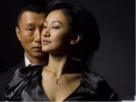 52歲孫紅雷老婆曝光,藏了了多年的妻子,原來是熟悉的她!