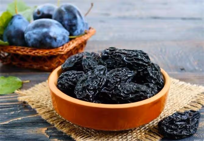 西梅怎樣才是正確的吃法？西梅干怎麼吃才有用？
