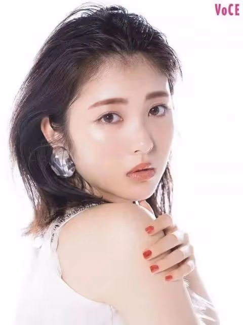 日本女星濱邊美波超靚寫真!雪膚玉貌大長腿美得讓人窒息