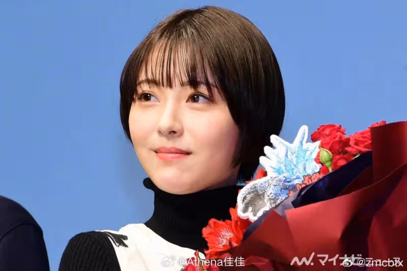 日本女星濱邊美波超靚寫真!雪膚玉貌大長腿美得讓人窒息
