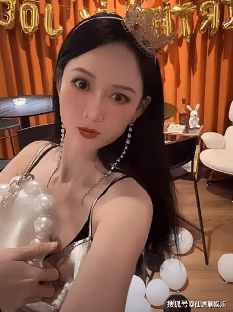 陳喬恩曬生日vlog,與老公穿情侶裝摟腰撒糖,艾倫幫她拍照好寵溺
