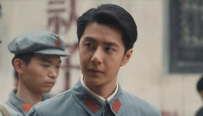 《追風者》直到沈圖南背叛蔣,魏若來才發現,雷鳴騙過了所有人