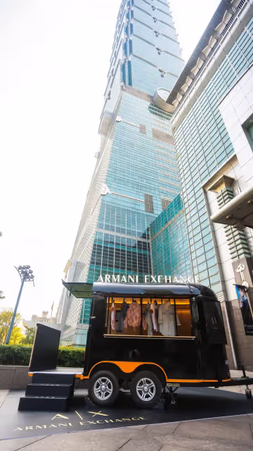 把握最後機會！　GUCCI台中炫光影藝術、A|X復古巴士開到台北101