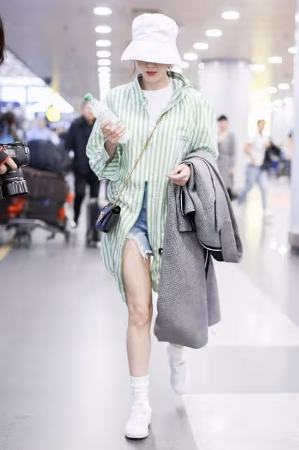 抓住一隻小狐狸?迪麗熱巴頭戴小耳朵,夢回青丘白鳳九