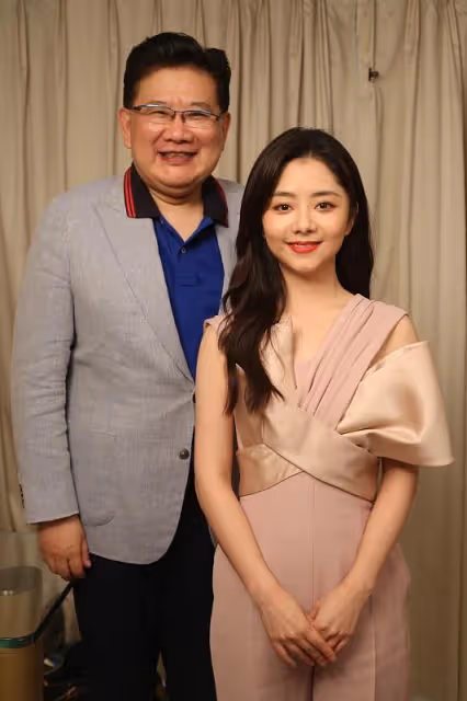 譚松韻好像"長不大",30歲笑起來還很可愛,真的好有少女感