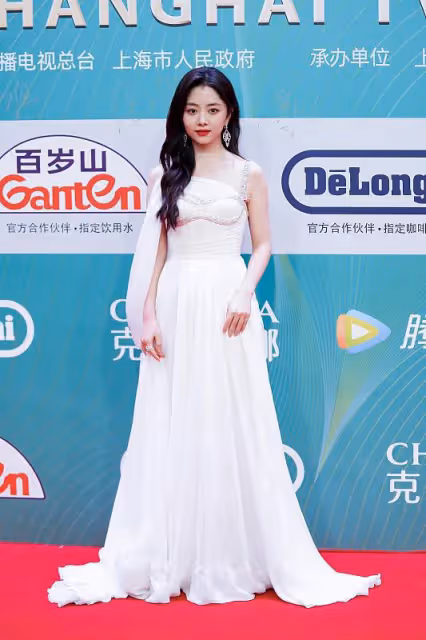 譚松韻好像"長不大",30歲笑起來還很可愛,真的好有少女感