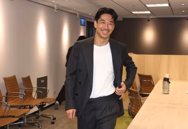 AKIRA現身當保鑣！憶地震跟林志玲在家　餵愛子吃飯「抱兒童餐椅往外跑」