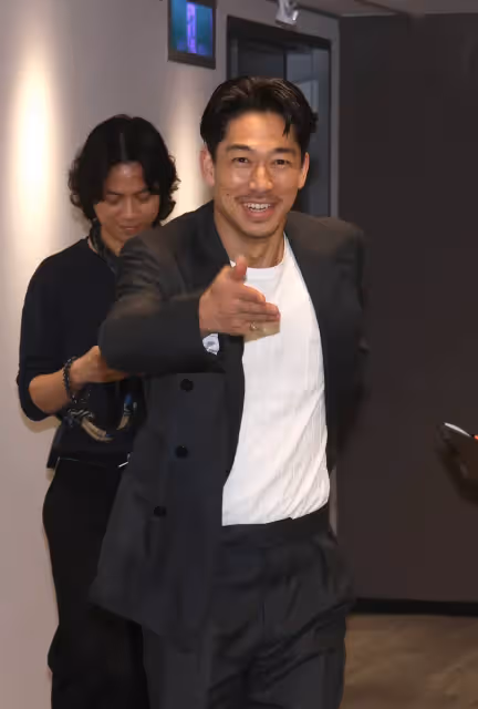 AKIRA現身當保鑣！憶地震跟林志玲在家　餵愛子吃飯「抱兒童餐椅往外跑」