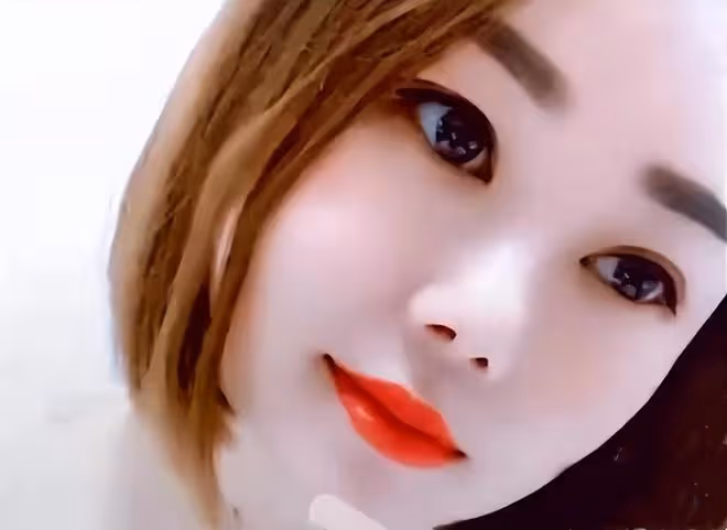丈夫出軌離異女人，妻子忍無可忍：我年輕漂亮，哪一點不如她